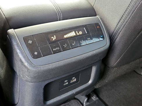 Used 2024 Nissan Pathfinder SV FWD image 28