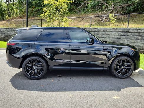 New 2025 Land Rover Range Rover Sport SE image 11