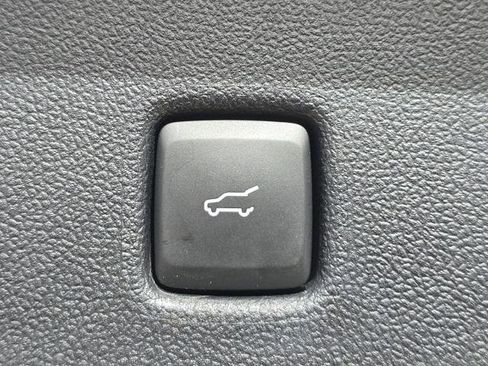 Certified 2025 Ford Escape SE w/ PHEV Premium Package FWD image 12