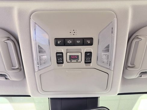 Used 2019 Toyota RAV4 XLE Premium FWD image 52