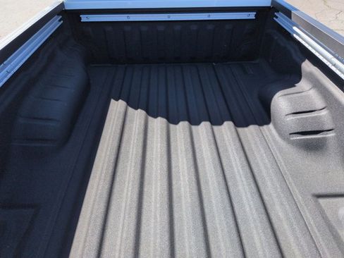 Used 2025 Nissan Frontier PRO-4X w/ Pro Convenience Package image 6