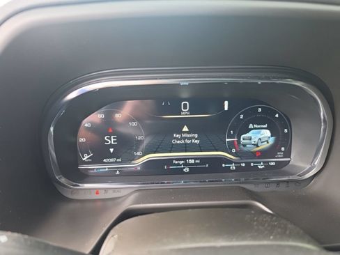 Used 2022 GMC Yukon SLT w/ SLT Premium Package RWD image 16