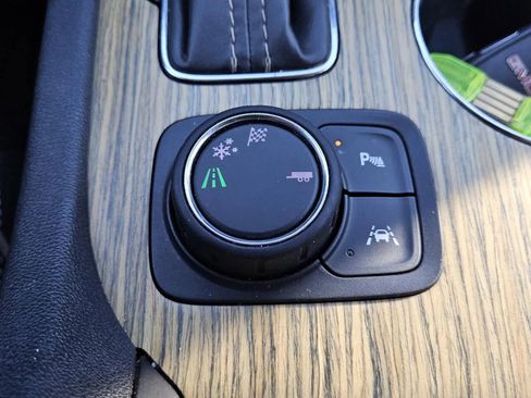 Used 2019 GMC Acadia Denali image 14