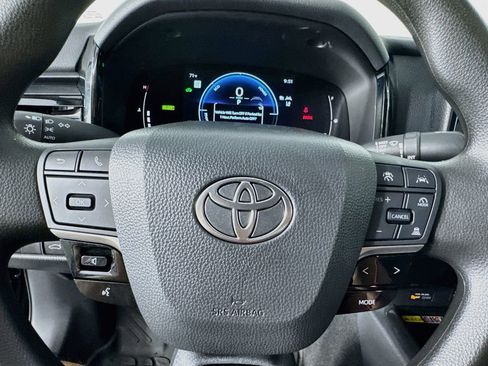 Used 2025 Toyota Camry LE FWD image 15