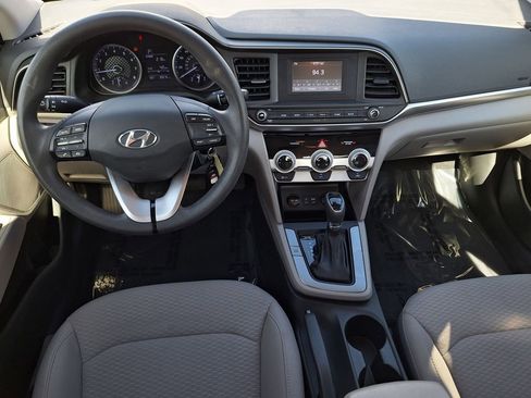 Used 2019 Hyundai Elantra SE image 13
