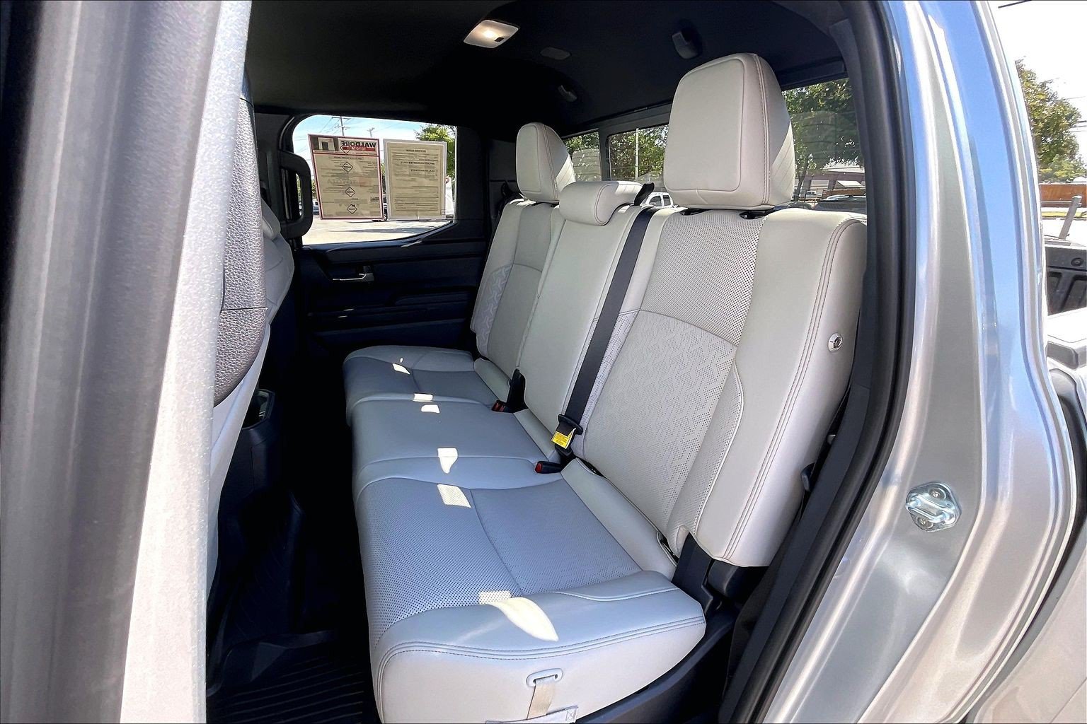 Used 2025 Toyota Tacoma Limited AWD/4WD image 31