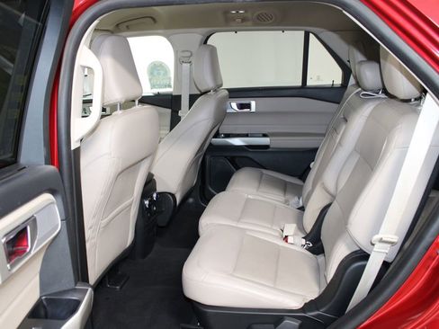 Used 2023 Ford Explorer Limited image 24