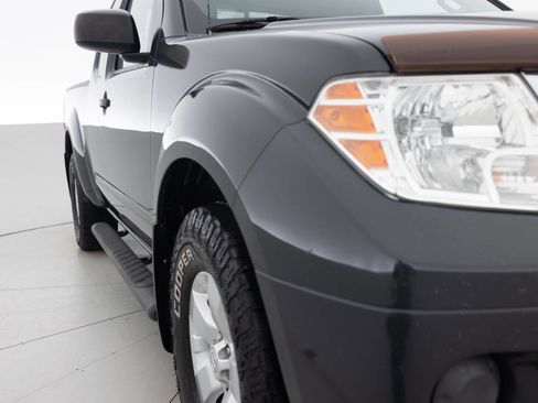 Used 2012 Nissan Frontier SV w/ SV Premium Utility Pkg image 11