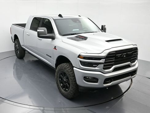 New 2026 RAM 2500 Laramie AWD/4WD image 12