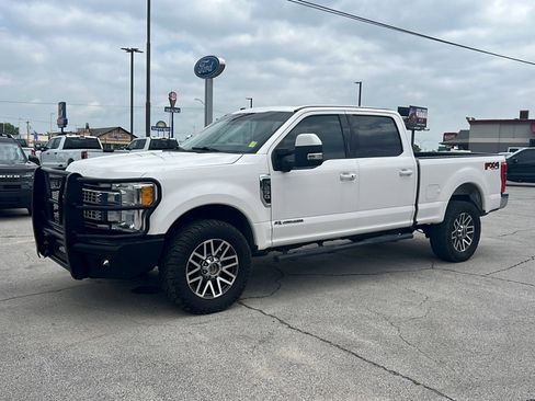 Used 2018 Ford F250 Lariat w/ Lariat Ultimate Package AWD/4WD image 3