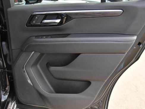 Used 2025 Chevrolet Tahoe LT AWD/4WD image 55