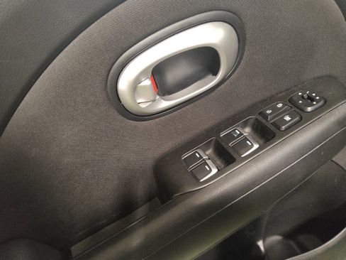 Used 2019 Kia Soul FWD image 27