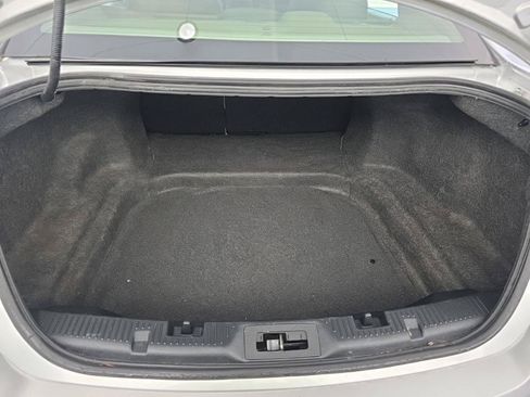 Used 2018 Ford Taurus SE FWD image 15