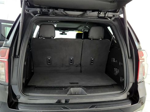 Used 2022 Chevrolet Tahoe LT w/ Luxury Package image 32