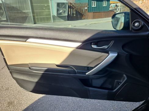 Used 2016 Honda Civic Touring image 17