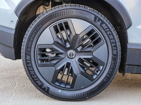 New 2026 Volvo EX30 Cross Country Ultra image 11