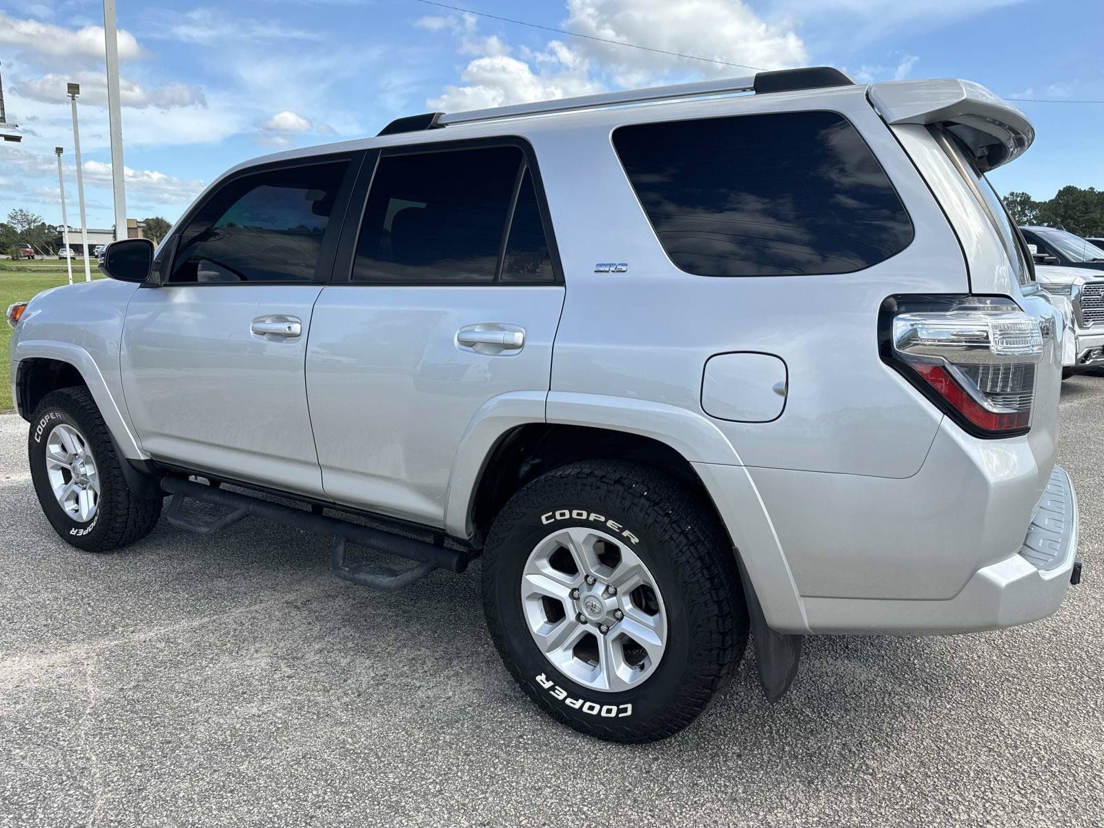 Used 2022 Toyota 4Runner SR5 Premium w/ Moonroof Package AWD/4WD image 6