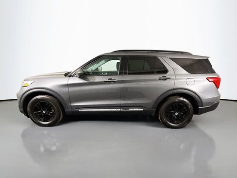 Used 2023 Ford Explorer XLT image 4
