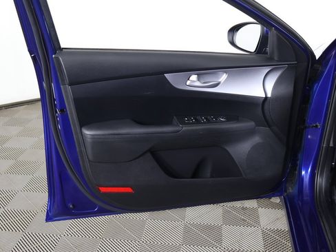 Used 2023 Kia Forte LXS w/ LXS Technology Package image 18