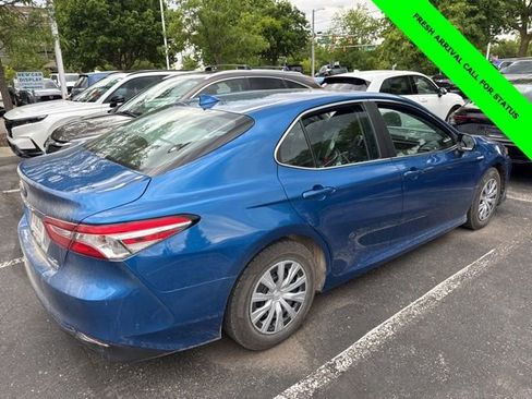 Used 2020 Toyota Camry LE FWD image 6