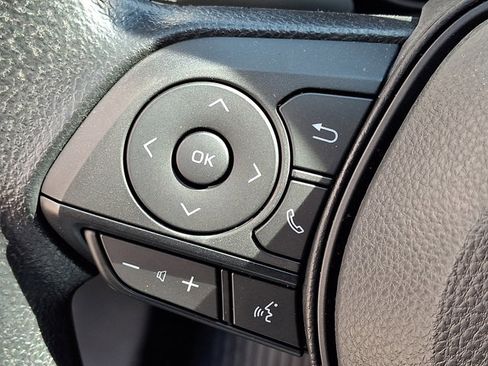 Used 2025 Toyota RAV4 LE image 21