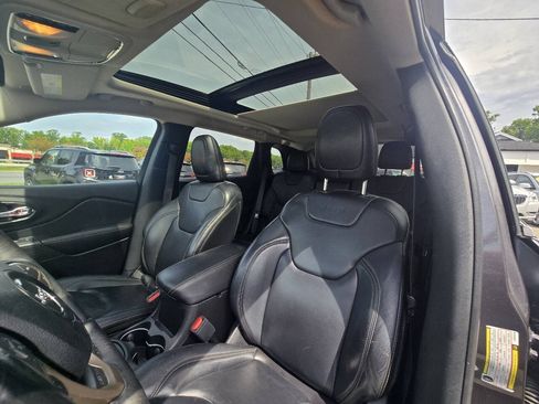 Used 2017 Jeep Cherokee Limited AWD/4WD image 26