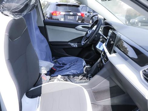 New 2025 Volkswagen Taos SE image 40