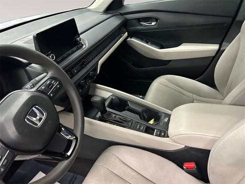 Used 2025 Honda Accord LX image 15