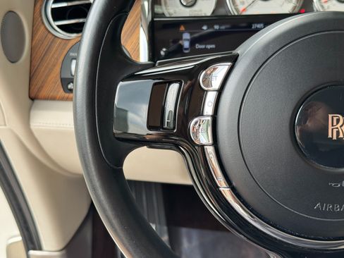 Used 2017 Rolls-Royce Wraith RWD image 39