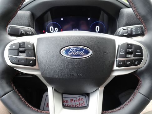 Used 2026 Ford Explorer Active w/ Active Comfort Package AWD/4WD image 15