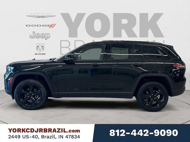 Used 2023 Jeep Grand Cherokee Altitude AWD/4WD image 2