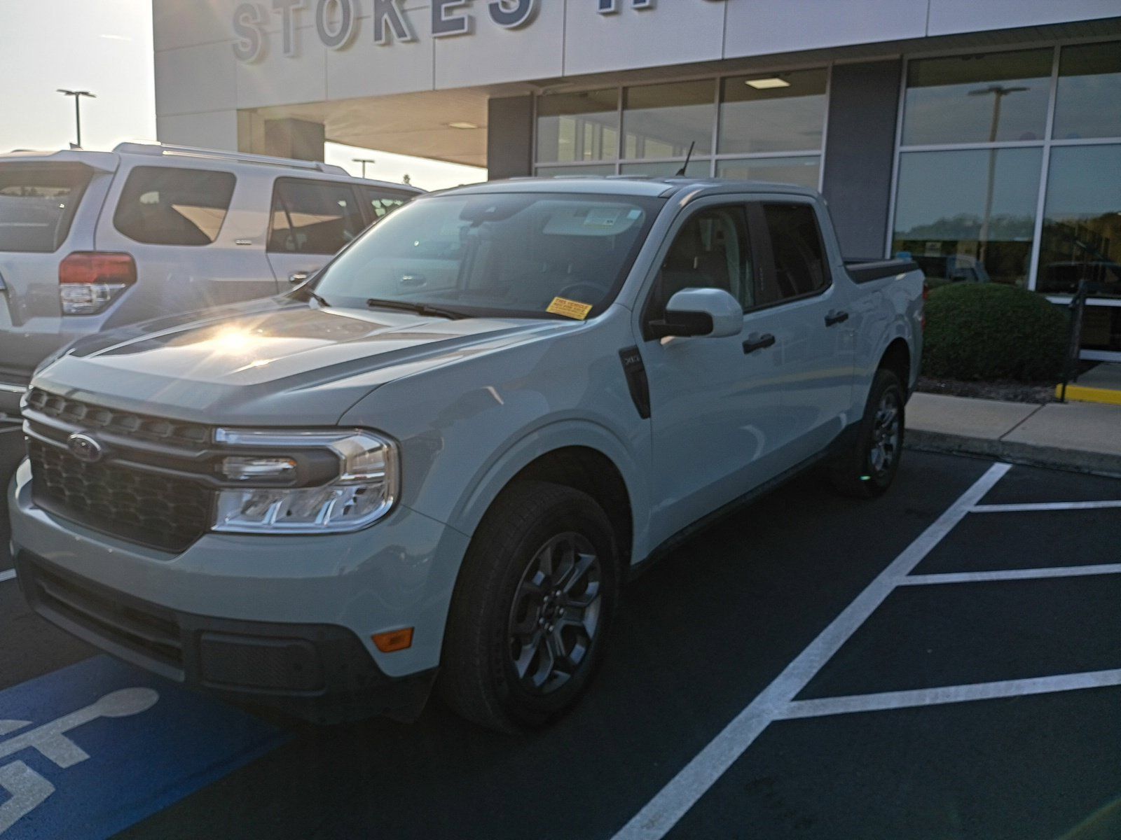 Used 2023 Ford Maverick XLT w/ XLT Luxury Package FWD image 1