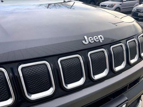 Used 2022 Jeep Compass Limited image 34