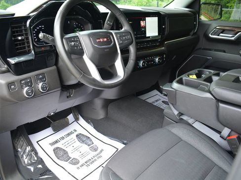 Used 2024 GMC Sierra 1500 Elevation w/ X31 Off-Road Package AWD/4WD image 9