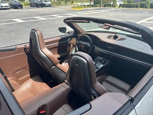 Certified 2020 Porsche 911 Carrera 4S AWD/4WD image 12