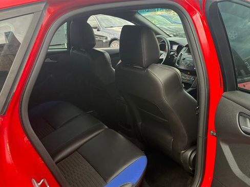 Used 2017 Ford Focus ST image 11