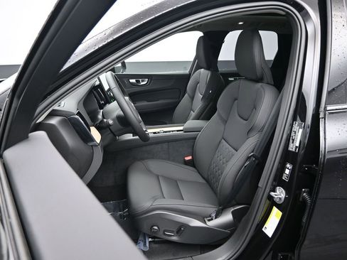 New 2026 Volvo XC60 B5 Plus w/ Protection Package Premier AWD/4WD image 21