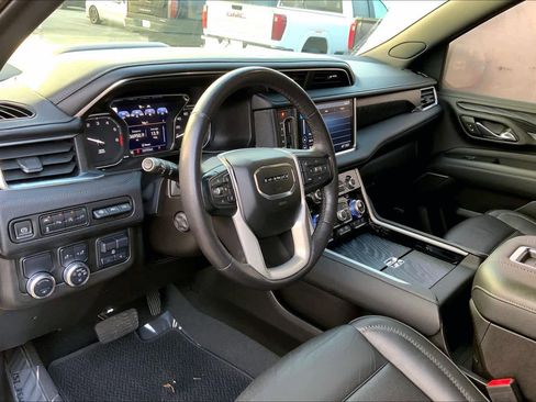Used 2021 GMC Yukon Denali w/ Denali Ultimate Package image 17