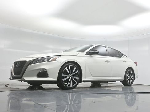 Used 2022 Nissan Altima 2.0 SR image 44