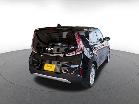 Used 2025 Kia Soul LX w/ LX Technology Package FWD image 13