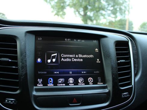 Used 2015 Chrysler 200 C w/ Navigation & Sound Group I image 37