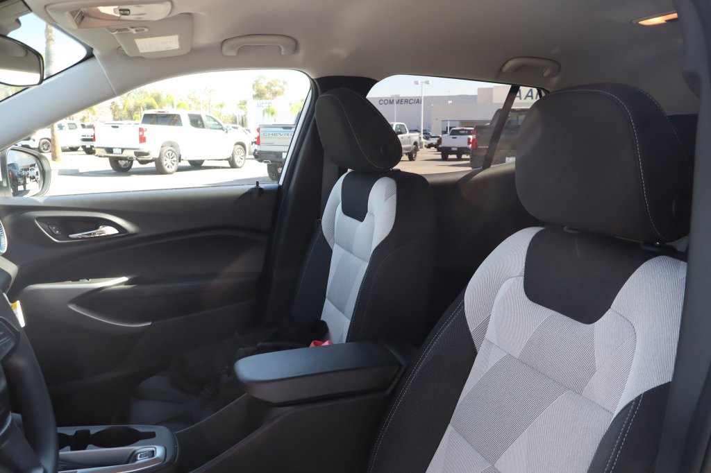 New 2026 Chevrolet Trax LS w/ LS Convenience Package FWD image 19