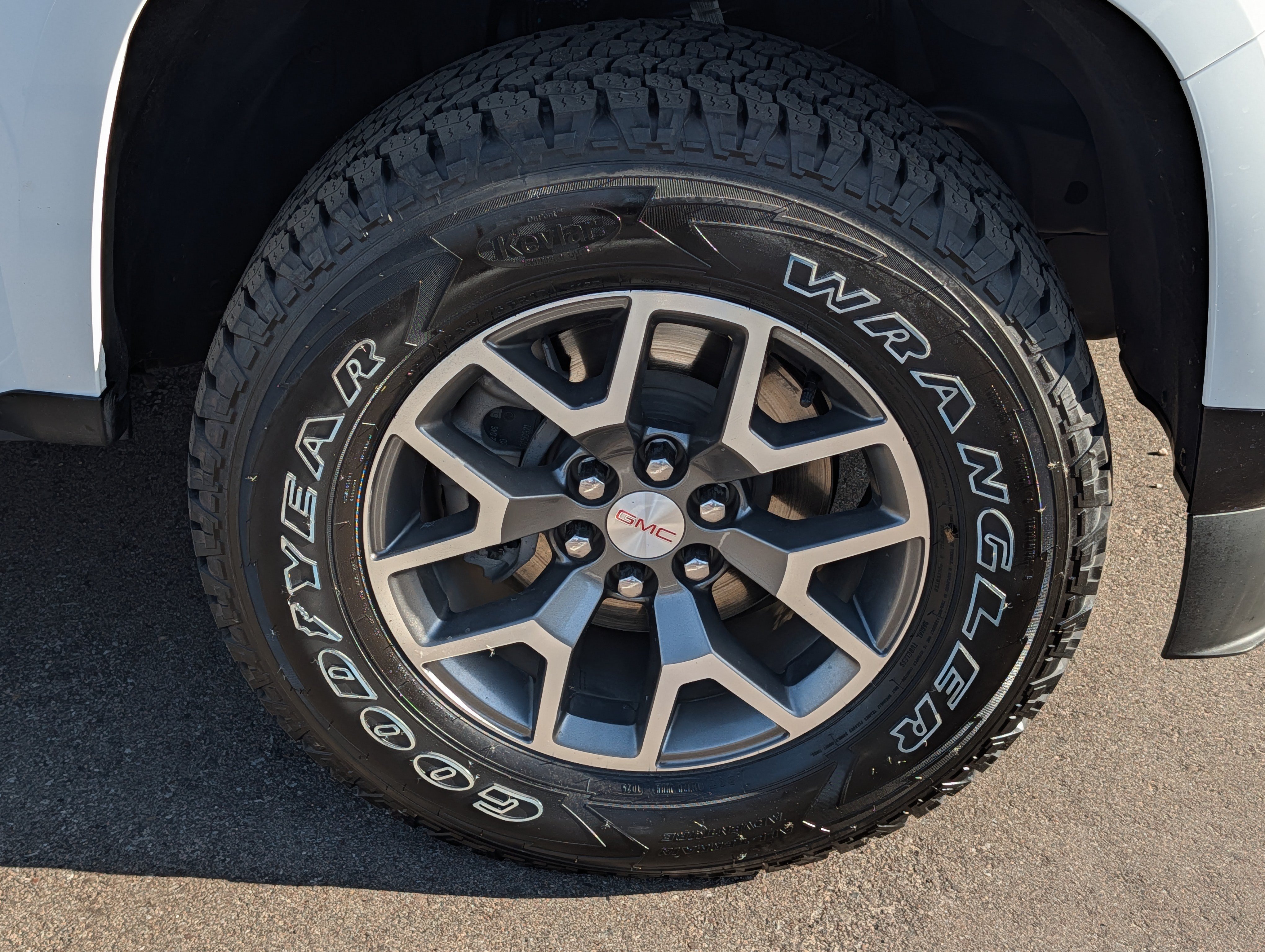 Used 2022 GMC Canyon AT4 w/ Trailering Package AWD/4WD image 15