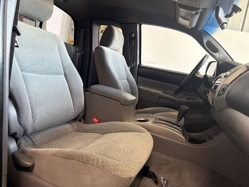 Used 2005 Toyota Tacoma PreRunner image 86