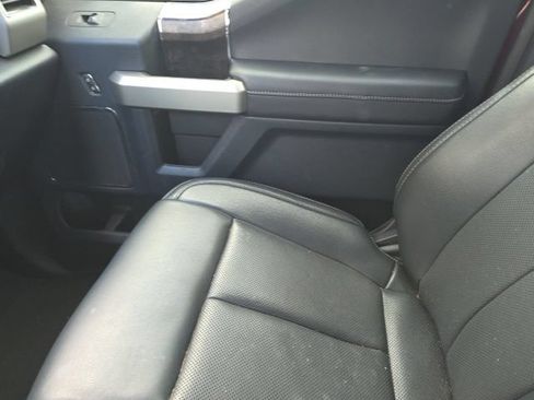 Used 2022 Ford F250 Lariat w/ Black Appearance Package AWD/4WD image 13