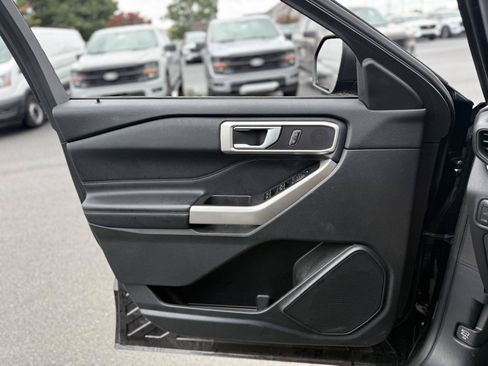 Used 2023 Ford Explorer XLT RWD image 22