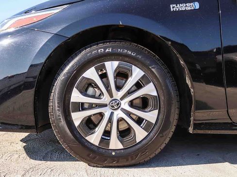 Used 2022 Toyota Prius Prime XLE FWD image 11