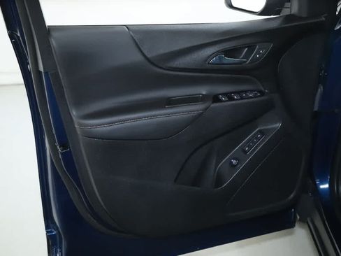 Used 2022 Chevrolet Equinox Premier AWD/4WD image 16