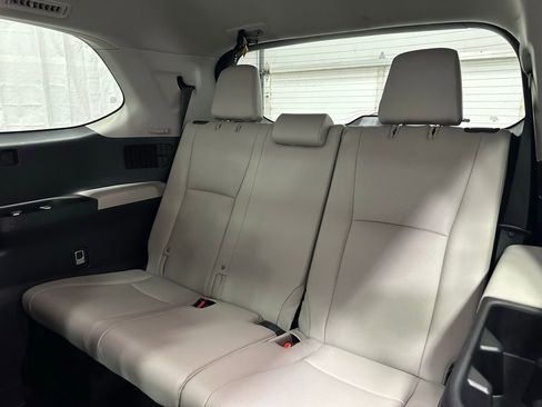 Used 2025 Toyota Grand Highlander AWD image 51