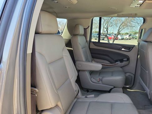 Used 2017 Chevrolet Suburban Premier image 13